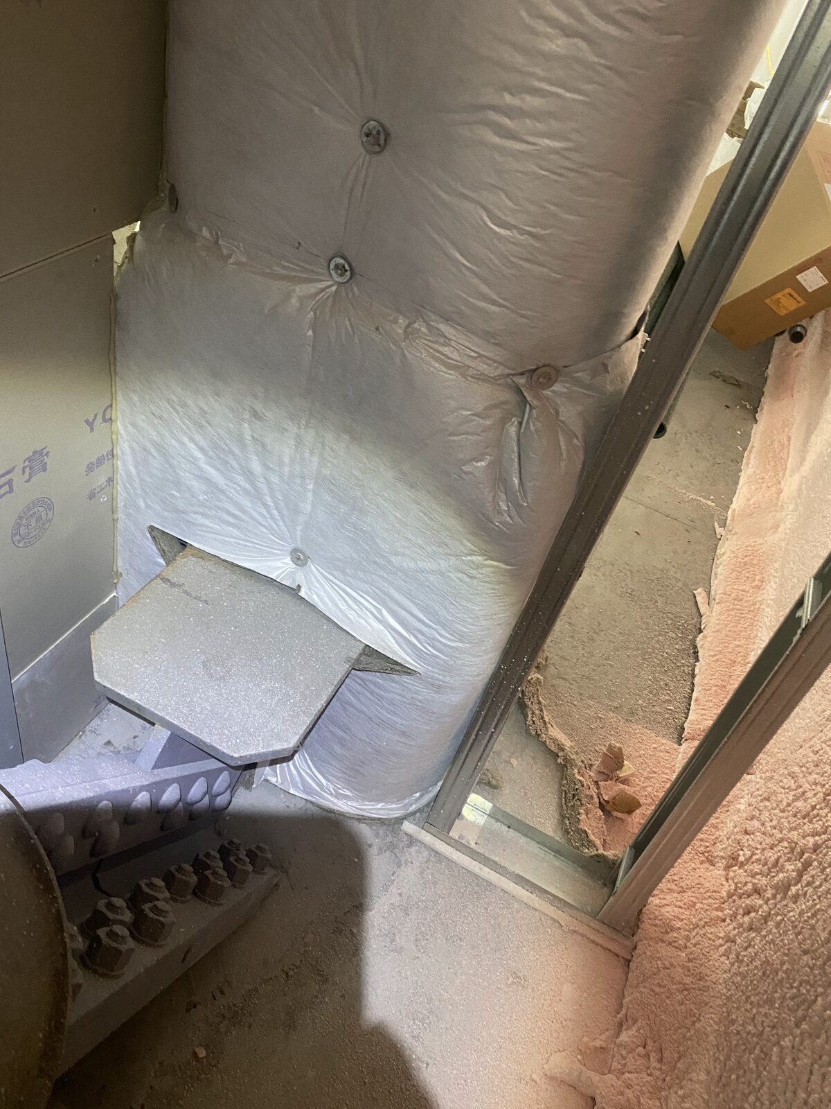 Insulated duct and bracket